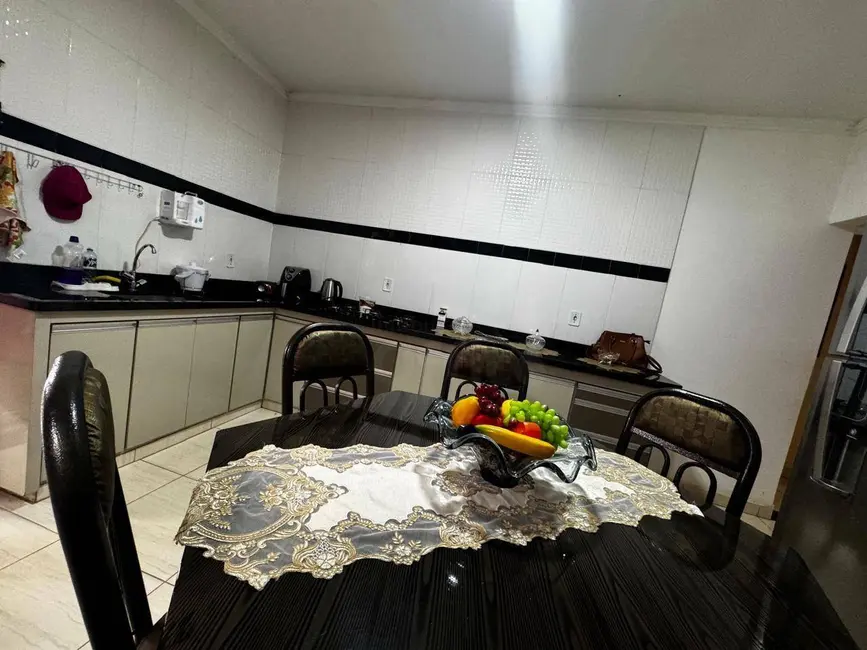 Foto 5 de Casa com 3 quartos à venda, 300m2 em Jardim dos Ipês, Anapolis - GO