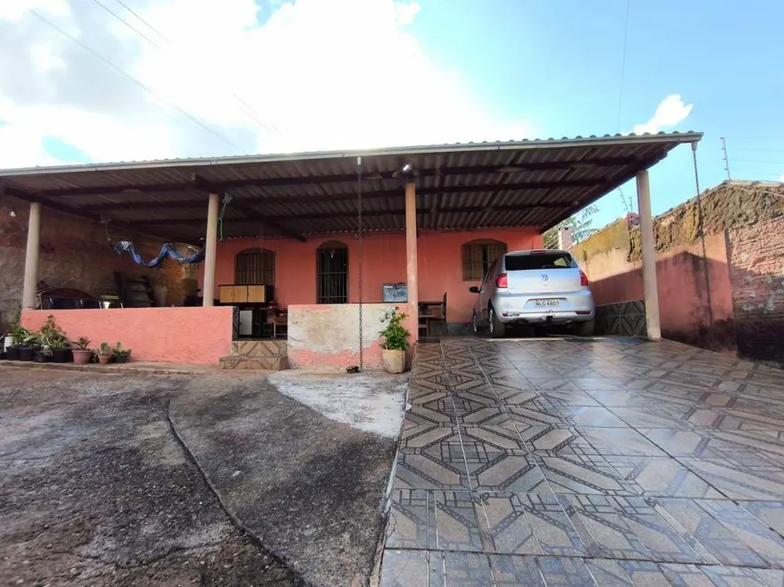 Foto 1 de Casa com 3 quartos à venda, 420m2 em Jóquei Club, Anapolis - GO