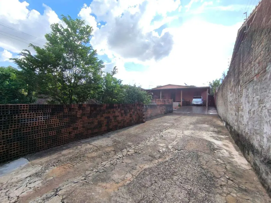 Foto 2 de Casa com 3 quartos à venda, 420m2 em Jóquei Club, Anapolis - GO