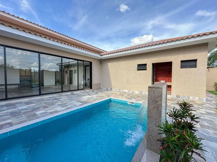 Foto 2 de Casa com 3 quartos à venda, 900m2 em Anápolis City, Anapolis - GO