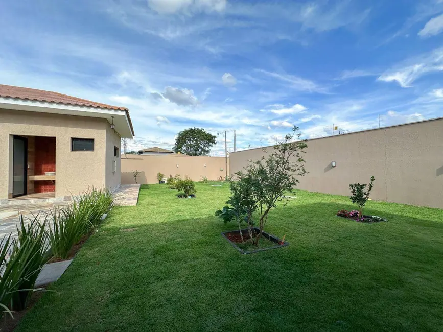 Foto 3 de Casa com 3 quartos à venda, 900m2 em Anápolis City, Anapolis - GO