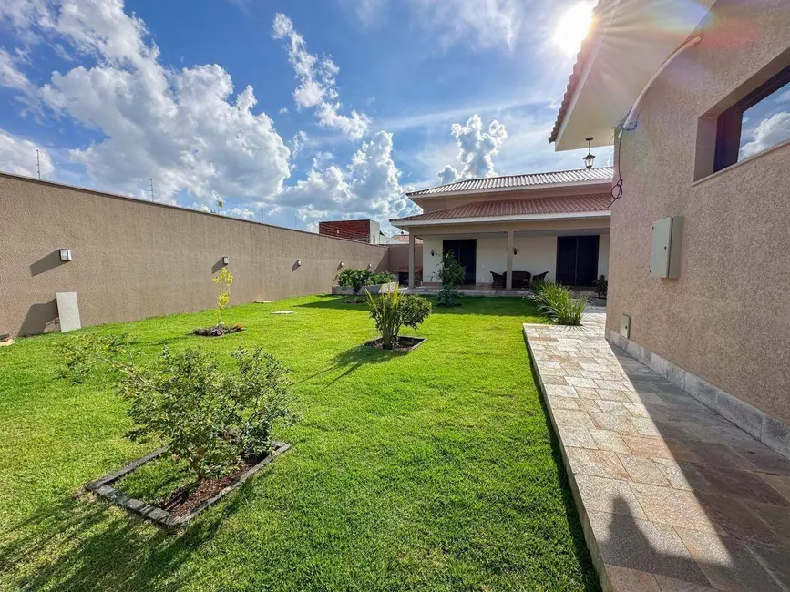 Foto 4 de Casa com 3 quartos à venda, 900m2 em Anápolis City, Anapolis - GO