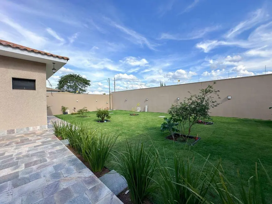 Foto 7 de Casa com 3 quartos à venda, 900m2 em Anápolis City, Anapolis - GO