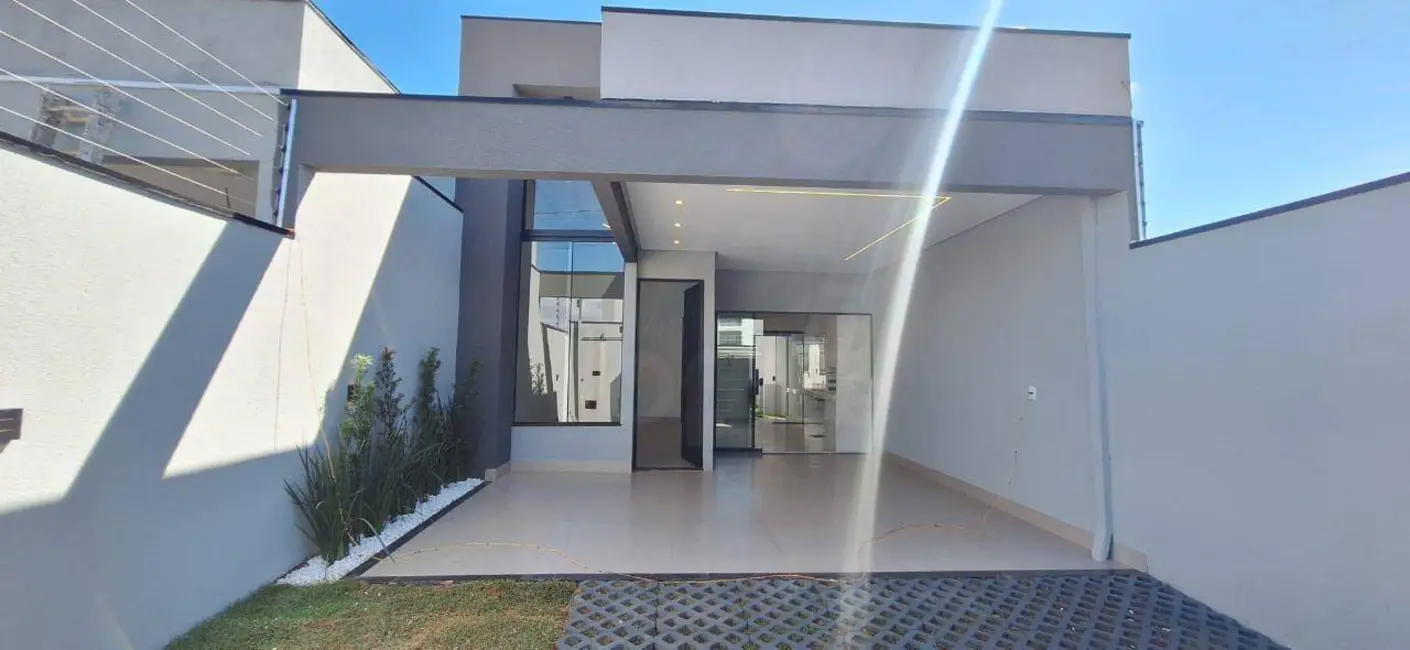 Casa com 3 quartos à venda, 150m2 em Anapolis - GO - imagem 2 Foto 2 de Casa com 3 quartos à venda, 150m2 em Anapolis - GO
