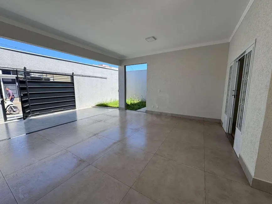 Foto 2 de Casa com 3 quartos à venda, 200m2 em Loteamento Residencial Verona, Anapolis - GO