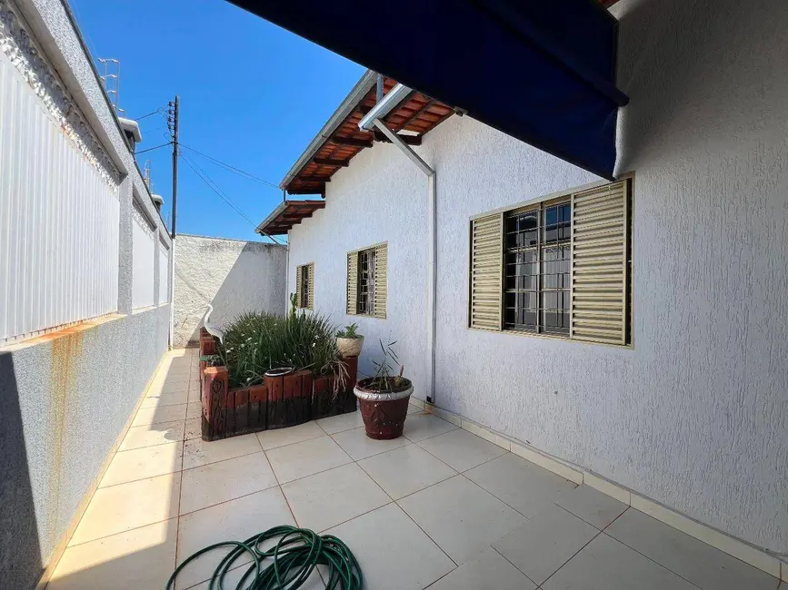 Foto 2 de Casa com 3 quartos à venda, 350m2 em Anapolis - GO