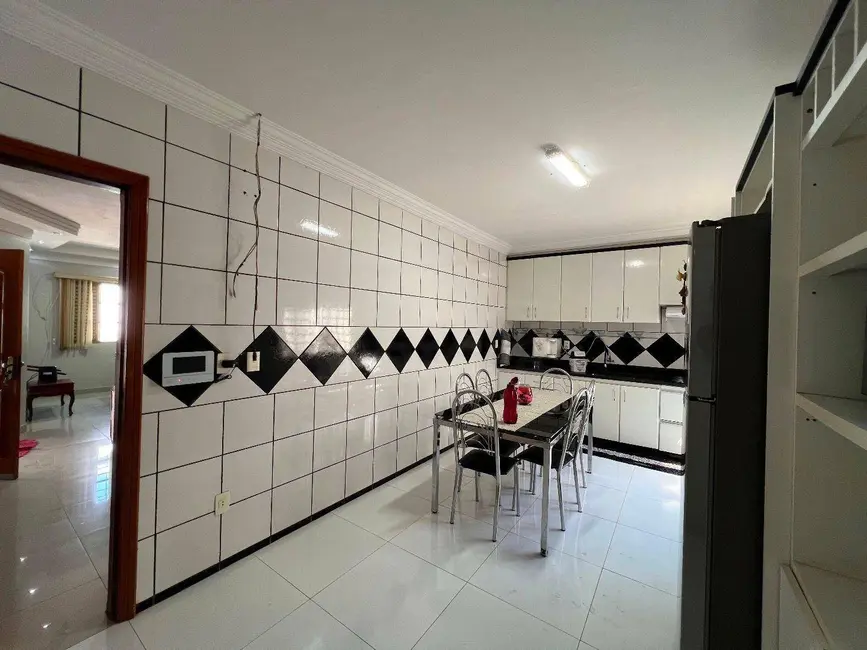 Foto 5 de Casa com 3 quartos à venda, 350m2 em Anapolis - GO