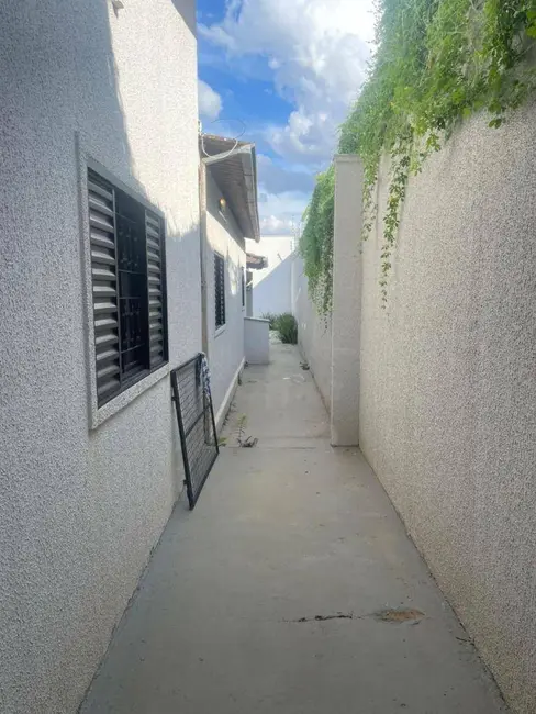 Foto 9 de Casa com 3 quartos à venda, 300m2 em Vila Santa Maria de Nazareth, Anapolis - GO