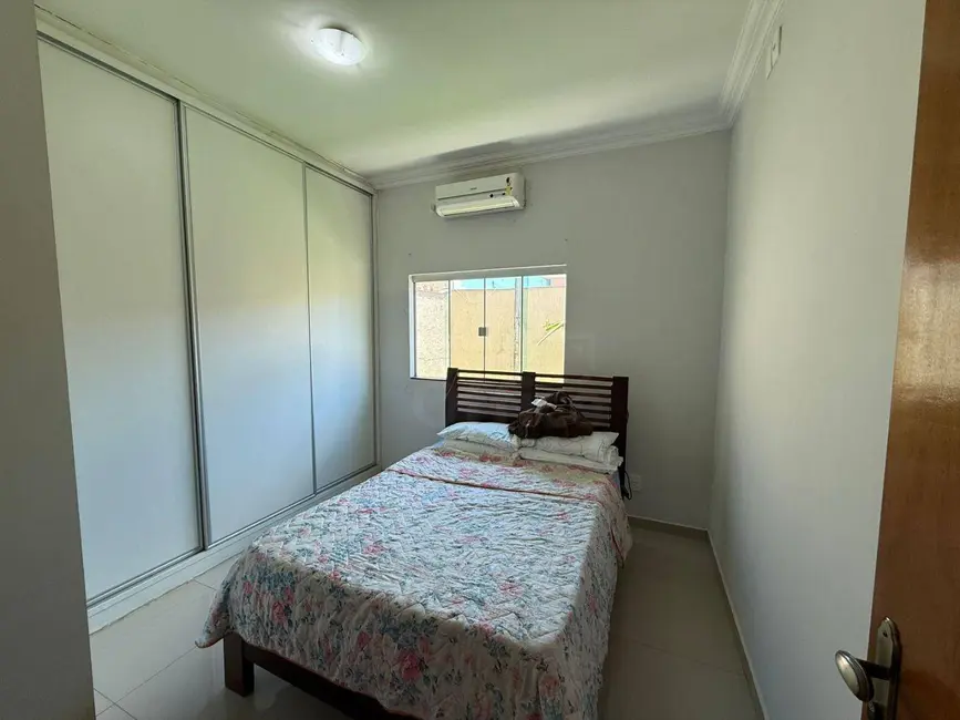 Foto 2 de Casa com 3 quartos à venda, 208m2 em Jardim das Samambaias, Anapolis - GO