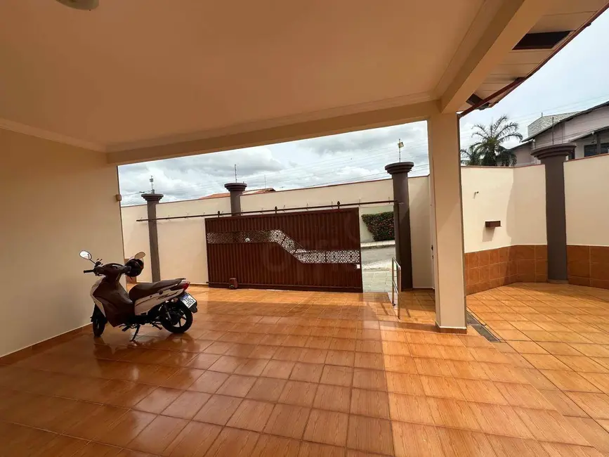 Foto 2 de Casa com 4 quartos à venda, 416m2 em Anápolis City, Anapolis - GO