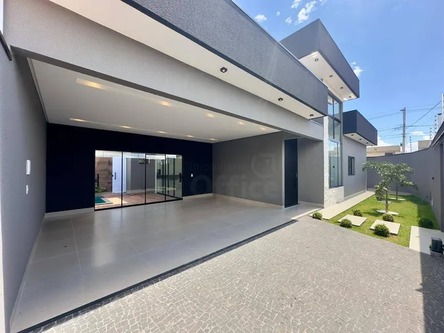 Casa com 3 quartos à venda, 210m2 em Anapolis - GO - imagem 1 Foto 1 de Casa com 3 quartos à venda, 210m2 em Anapolis - GO