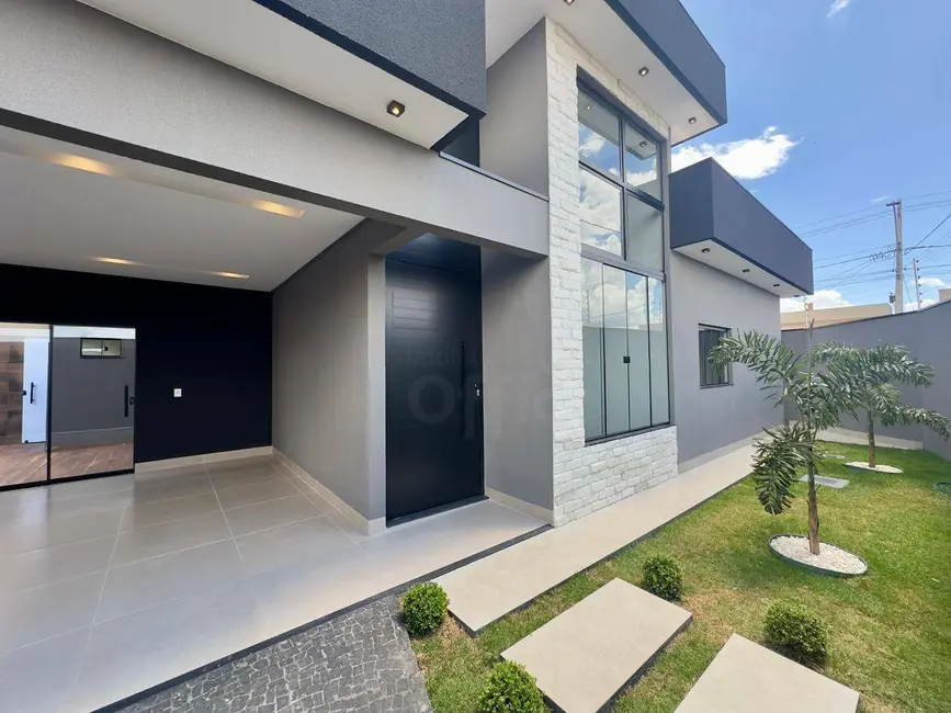 Casa com 3 quartos à venda, 210m2 em Anapolis - GO - imagem 3 Foto 3 de Casa com 3 quartos à venda, 210m2 em Anapolis - GO