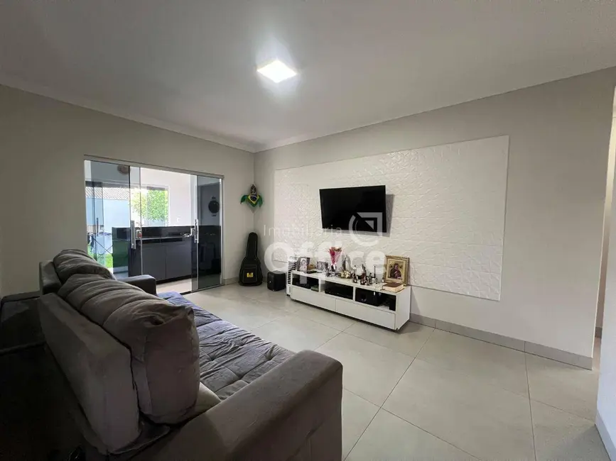 Foto 3 de Casa com 3 quartos à venda, 300m2 em Residencial Bela Vista, Anapolis - GO