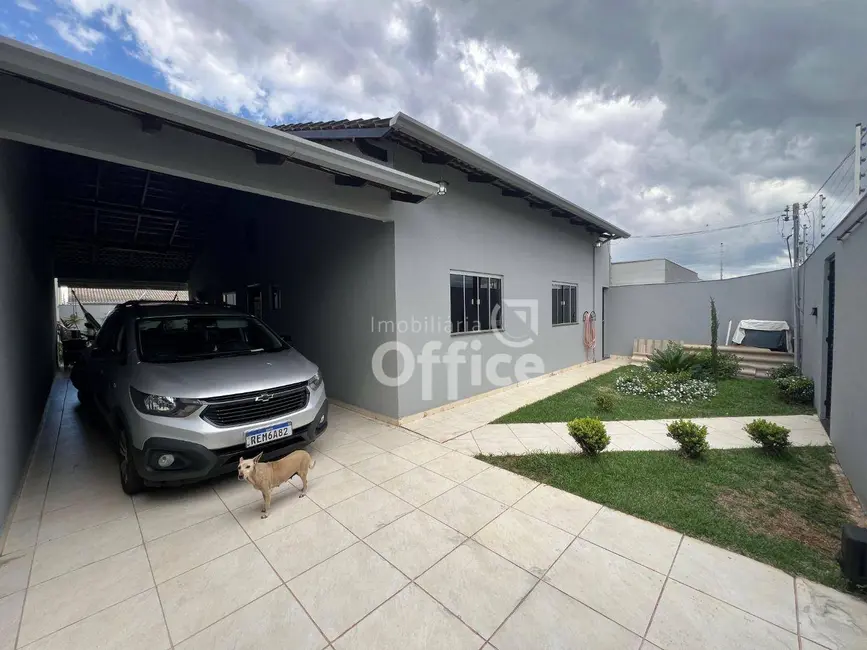 Foto 2 de Casa com 3 quartos à venda, 300m2 em Residencial Bela Vista, Anapolis - GO