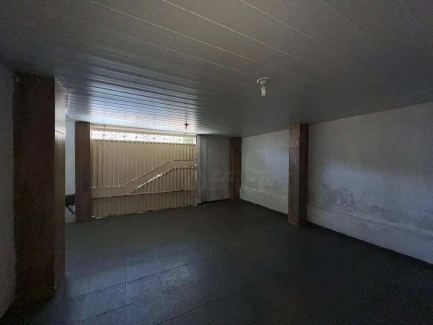 Foto 2 de Sobrado com 4 quartos para alugar, 300m2 em Vila Santa Maria, Anapolis - GO