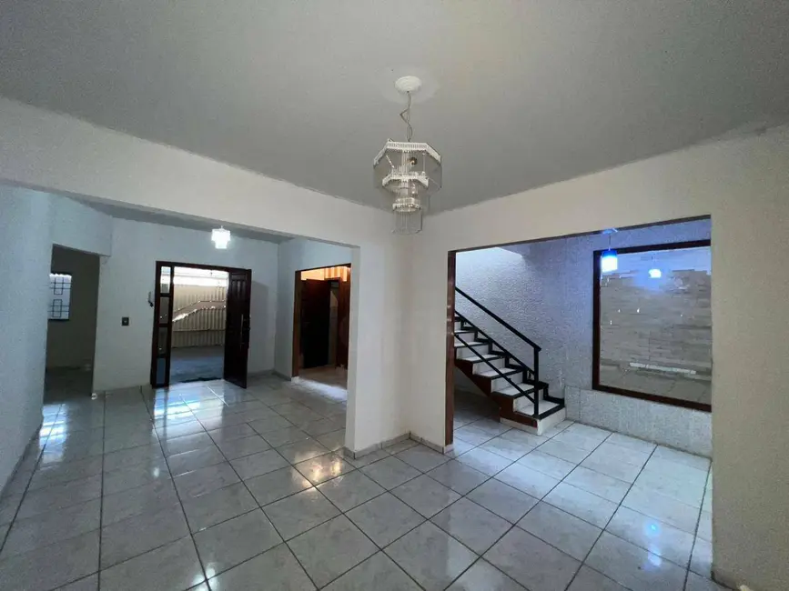 Foto 1 de Sobrado com 4 quartos para alugar, 300m2 em Vila Santa Maria, Anapolis, GO