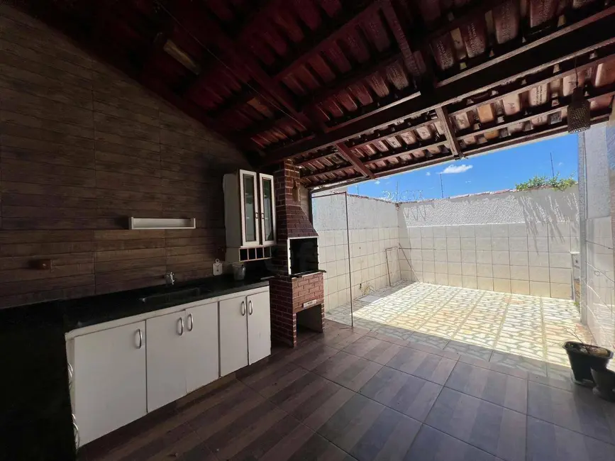 Foto 7 de Sobrado com 4 quartos para alugar, 300m2 em Vila Santa Maria, Anapolis - GO