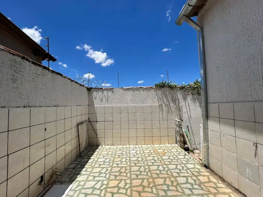 Foto 9 de Sobrado com 4 quartos para alugar, 300m2 em Vila Santa Maria, Anapolis - GO