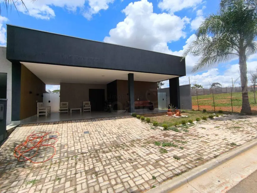 Foto 1 de Casa de Condomínio com 4 quartos à venda, 360m2 em Anapolis - GO