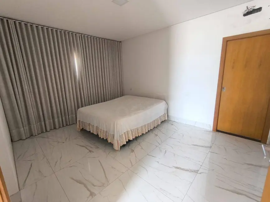 Foto 2 de Casa de Condomínio com 4 quartos à venda, 360m2 em Anapolis - GO