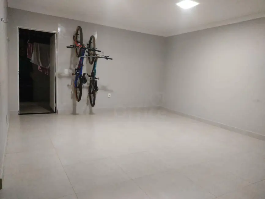 Foto 3 de Sobrado com 3 quartos à venda, 600m2 em Parque Brasília, Anapolis - GO