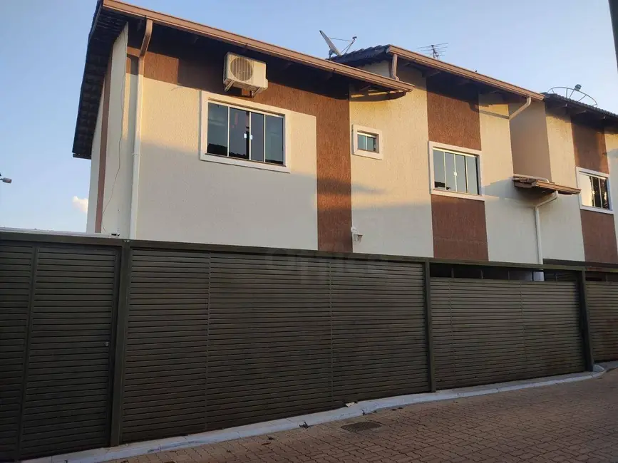 Foto 2 de Sobrado com 3 quartos à venda, 600m2 em Parque Brasília, Anapolis - GO