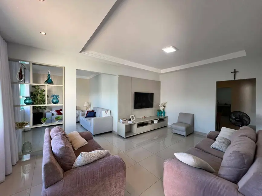 Foto 2 de Casa com 3 quartos para alugar, 300m2 em São Carlos, Anapolis - GO