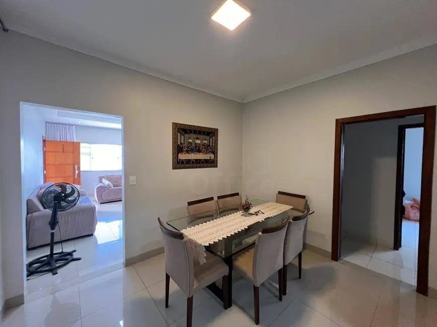 Foto 6 de Casa com 3 quartos para alugar, 300m2 em São Carlos, Anapolis - GO