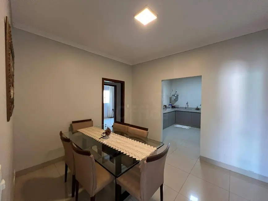 Foto 7 de Casa com 3 quartos para alugar, 300m2 em São Carlos, Anapolis - GO