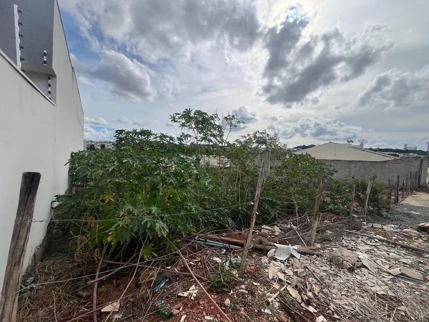 Foto 3 de Terreno / Lote à venda, 300m2 em Residencial Flor do Cerrado, Anapolis - GO