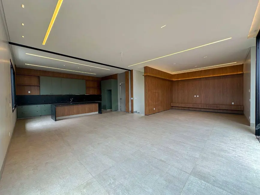 Foto 4 de Casa de Condomínio com 3 quartos à venda, 461m2 em Condomínio Residencial Grand Trianon, Anapolis - GO