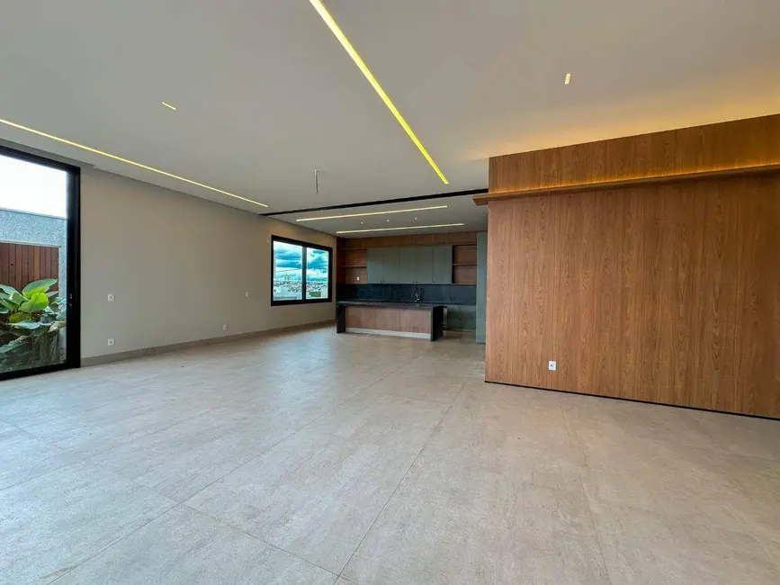 Foto 5 de Casa de Condomínio com 3 quartos à venda, 461m2 em Condomínio Residencial Grand Trianon, Anapolis - GO