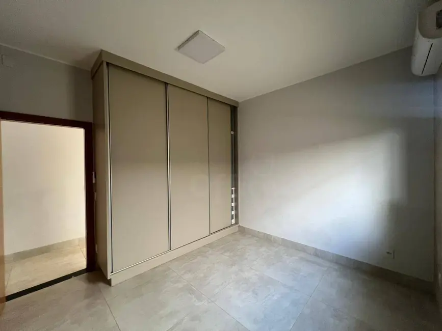 Foto 9 de Casa de Condomínio com 3 quartos para alugar, 360m2 em Anapolis - GO
