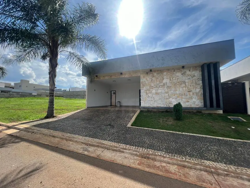 Foto 1 de Casa de Condomínio com 3 quartos para alugar, 360m2 em Anapolis - GO