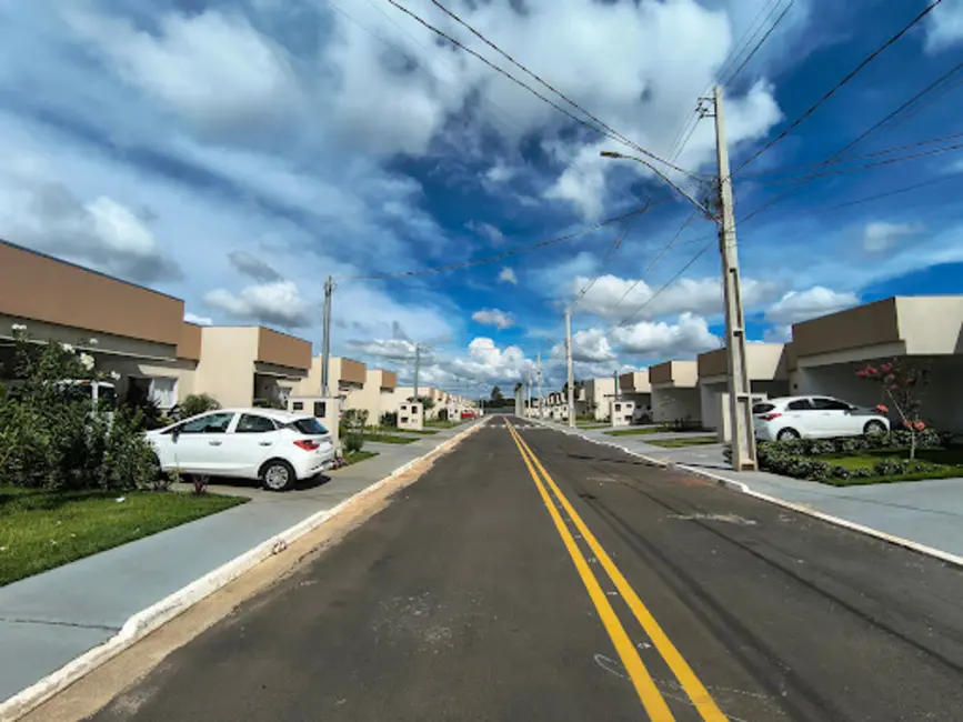 Foto 3 de Casa de Condomínio com 3 quartos à venda, 200m2 em Chácaras Colorado, Anapolis - GO