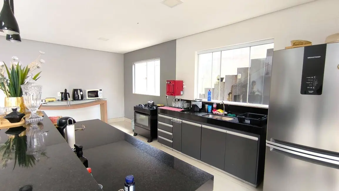 Sobrado com 3 quartos à venda, 300m2 em Residencial Rio Jordão, Anapolis - GO - imagem 6 Foto 6 de Sobrado com 3 quartos à venda, 300m2 em Residencial Rio Jordão, Anapolis - GO