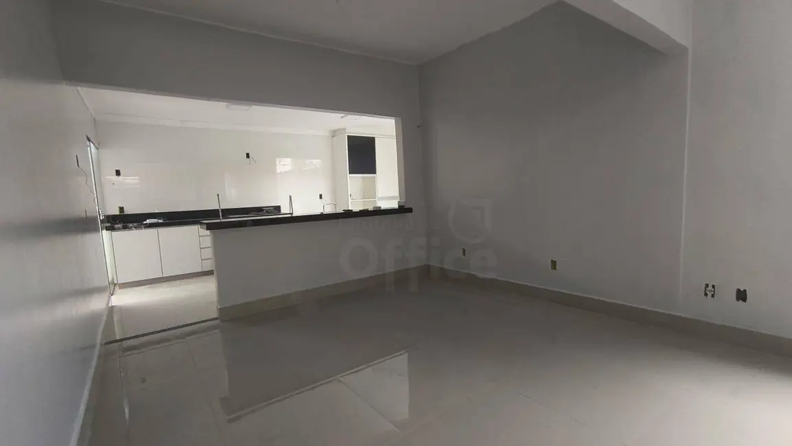 Casa com 3 quartos à venda, 230m2 em Setor Residencial Pedro Ludovico, Anapolis - GO - imagem 3 Foto 3 de Casa com 3 quartos à venda, 230m2 em Setor Residencial Pedro Ludovico, Anapolis - GO