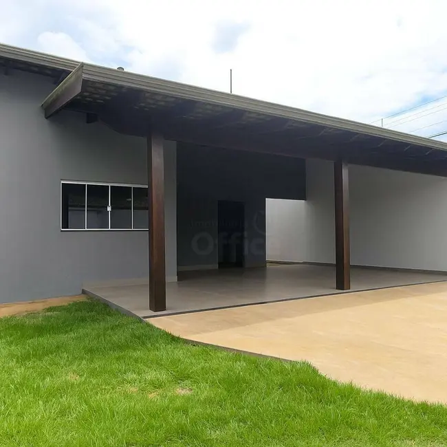 Casa com 3 quartos à venda, 230m2 em Setor Residencial Pedro Ludovico, Anapolis - GO - imagem 1 Foto 1 de Casa com 3 quartos à venda, 230m2 em Setor Residencial Pedro Ludovico, Anapolis - GO