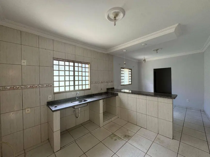 Foto 5 de Casa com 3 quartos para alugar, 252m2 em Vila São Jorge, Anapolis - GO