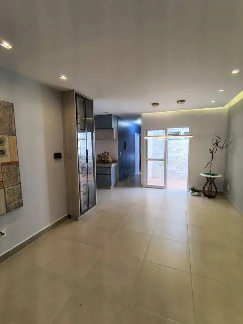 Foto 5 de Casa de Condomínio com 3 quartos à venda, 200m2 em Parque dos Pirineus, Anapolis - GO