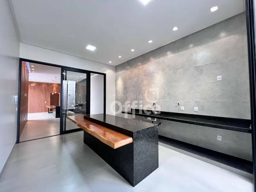 Foto 5 de Casa com 3 quartos à venda, 300m2 em Setor Sul Jamil Miguel, Anapolis - GO