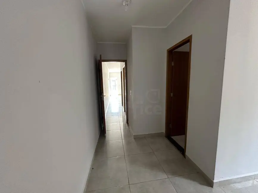 Foto 2 de Casa com 2 quartos à venda, 150m2 em Anapolis - GO