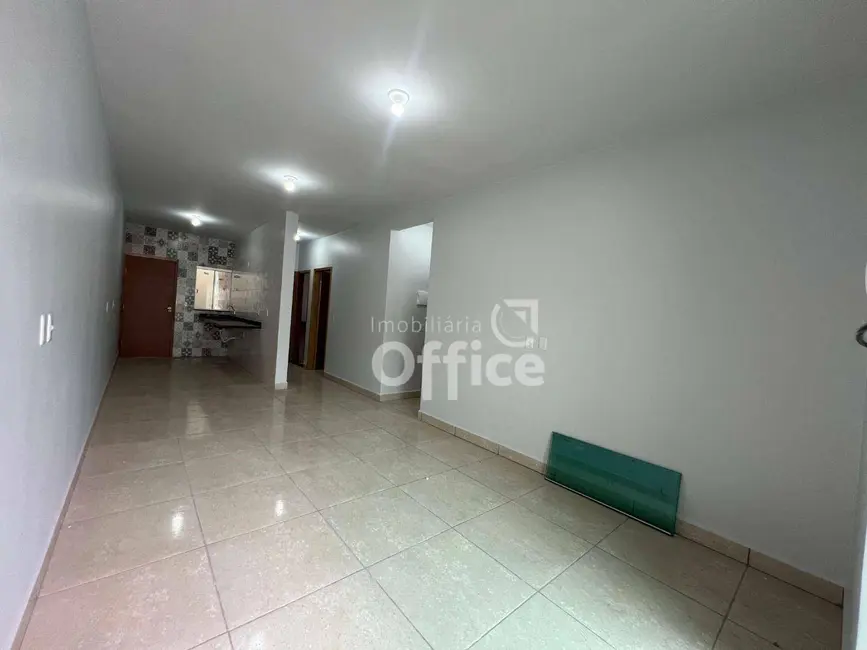 Foto 2 de Casa com 3 quartos à venda, 100m2 em Residencial Flor do Cerrado, Anapolis - GO