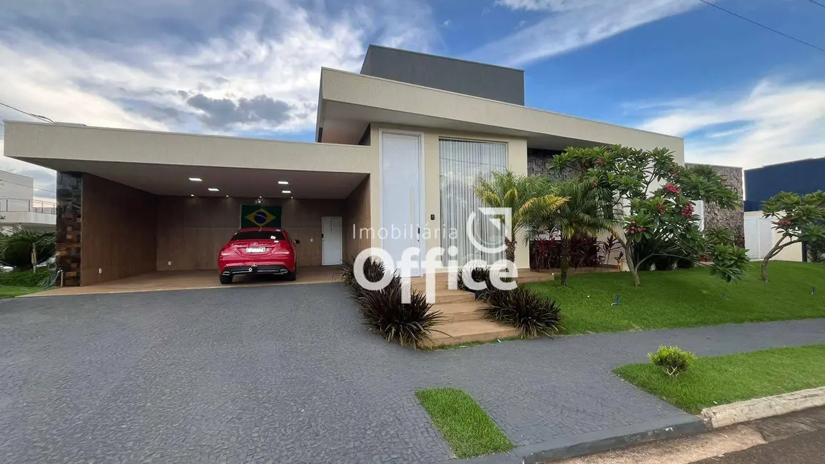 Foto 1 de Casa com 3 quartos à venda, 876m2 em Condomínio Residencial Grand Trianon, Anapolis - GO