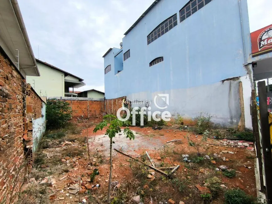 Foto 2 de Terreno / Lote à venda, 180m2 em Setor Central, Anapolis - GO