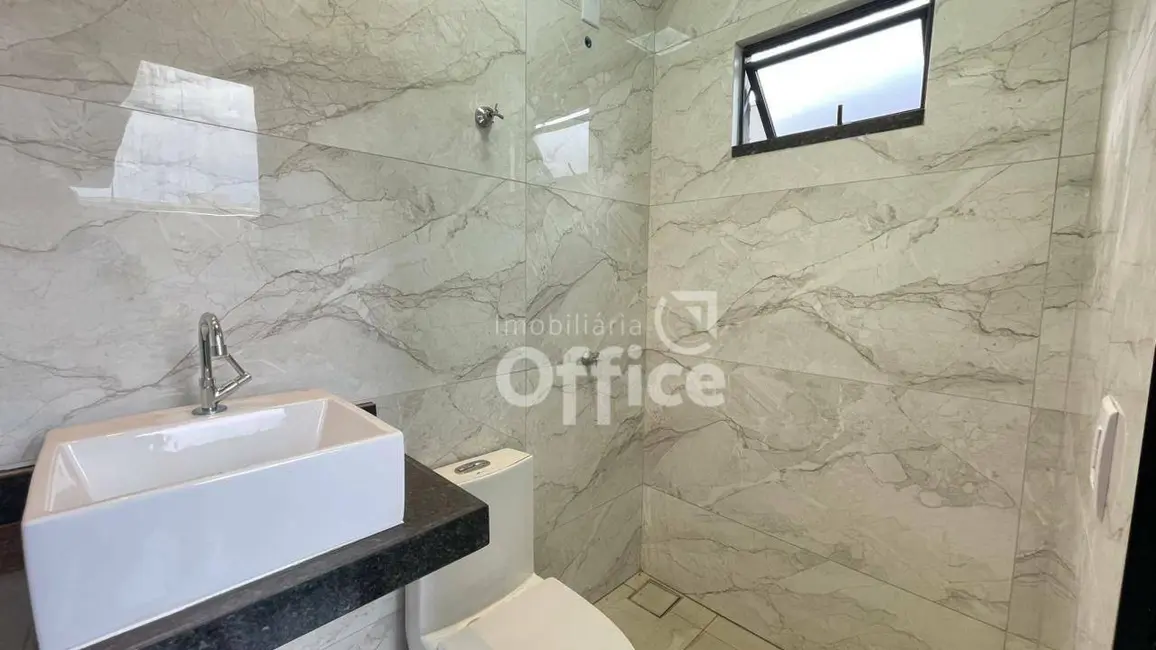 Foto 2 de Casa com 3 quartos à venda, 305m2 em Anapolis - GO