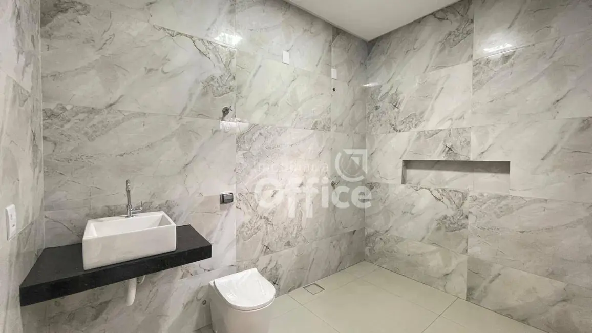 Foto 6 de Casa com 3 quartos à venda, 305m2 em Anapolis - GO