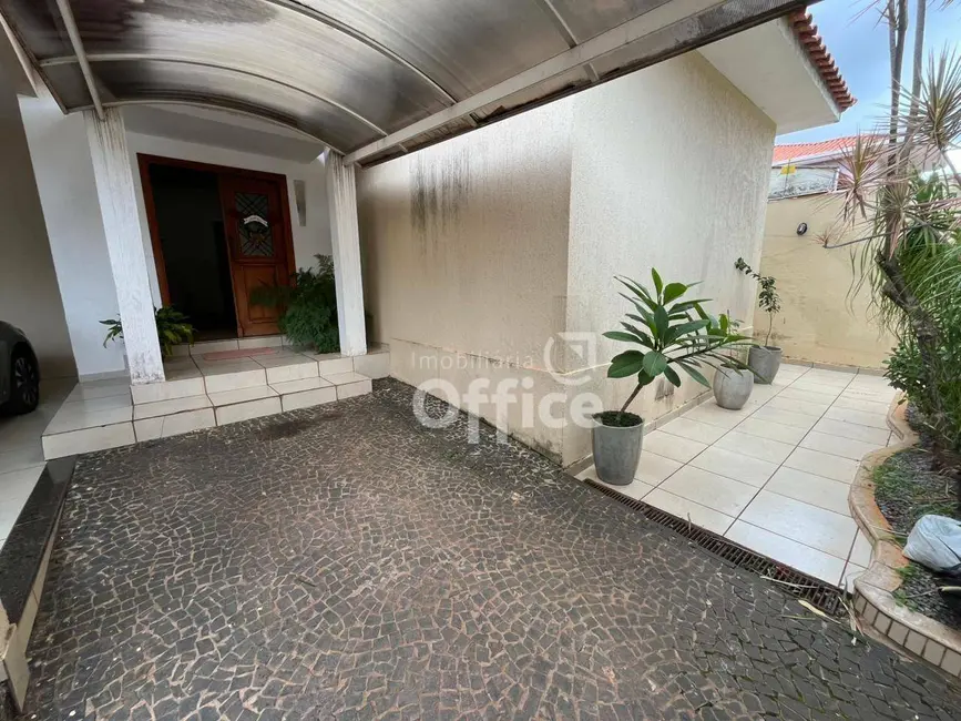Casa com 4 quartos à venda, 420m2 em Anápolis City, Anapolis - GO - imagem 3 Foto 3 de Casa com 4 quartos à venda, 420m2 em Anápolis City, Anapolis - GO