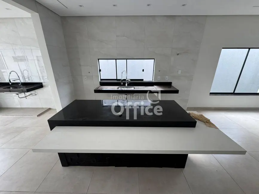 Casa com 3 quartos à venda, 300m2 em Anapolis - GO - imagem 6 Foto 6 de Casa com 3 quartos à venda, 300m2 em Anapolis - GO