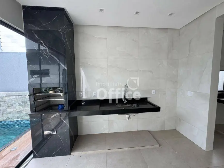 Casa com 3 quartos à venda, 300m2 em Anapolis - GO - imagem 8 Foto 8 de Casa com 3 quartos à venda, 300m2 em Anapolis - GO